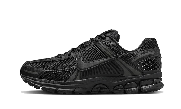 Vomero Triple Black