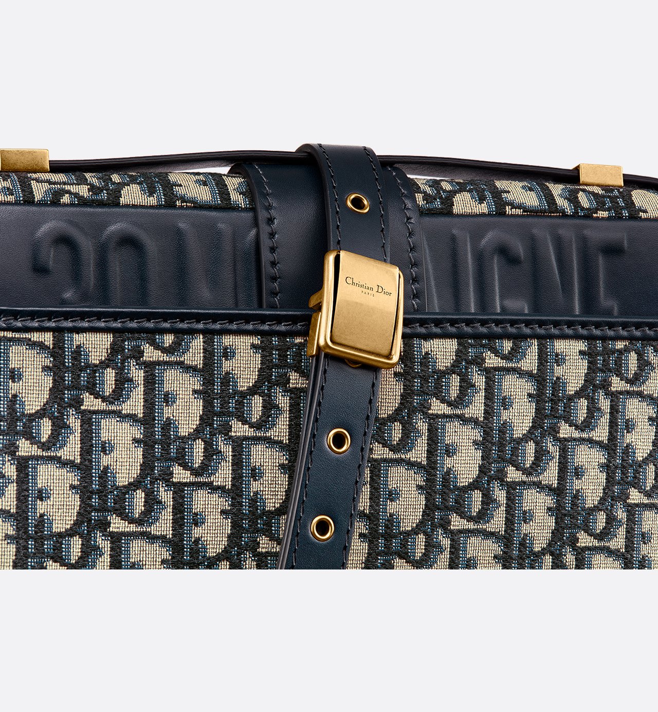 30 Montaigne Bag