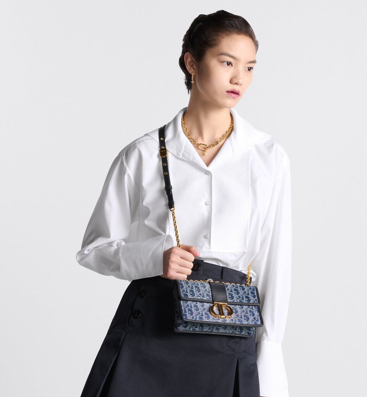 30 Montaigne East-West Chain Bag