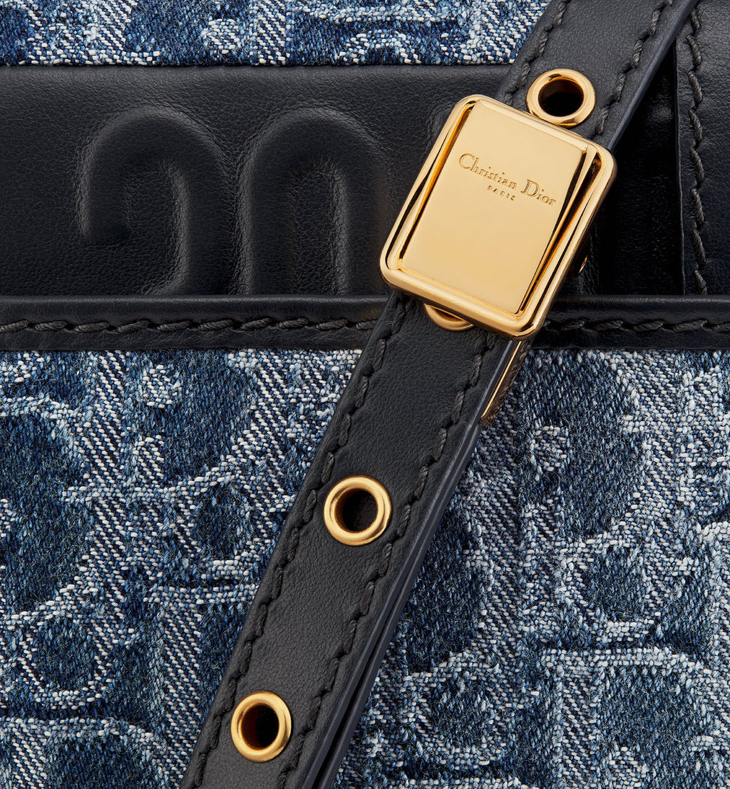 30 Montaigne East-West Chain Bag