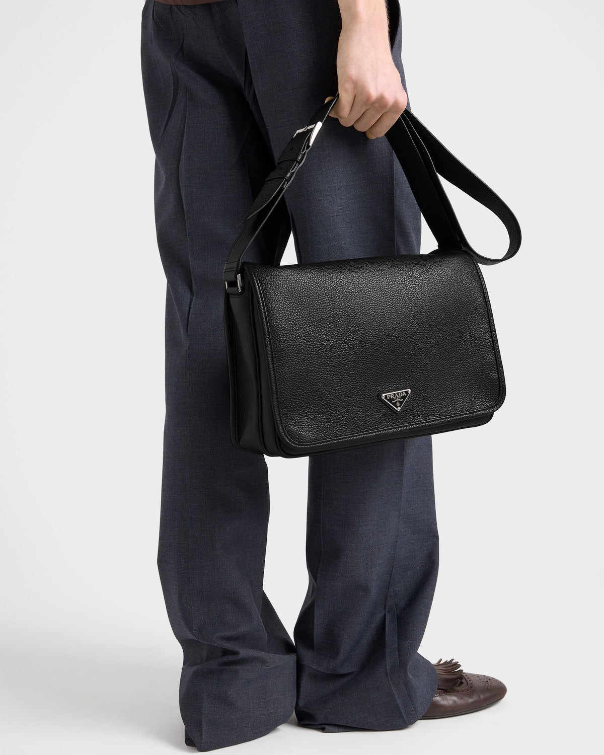 Leather shoulder bag
