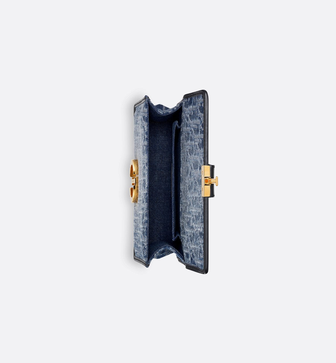 30 Montaigne East-West Chain Bag