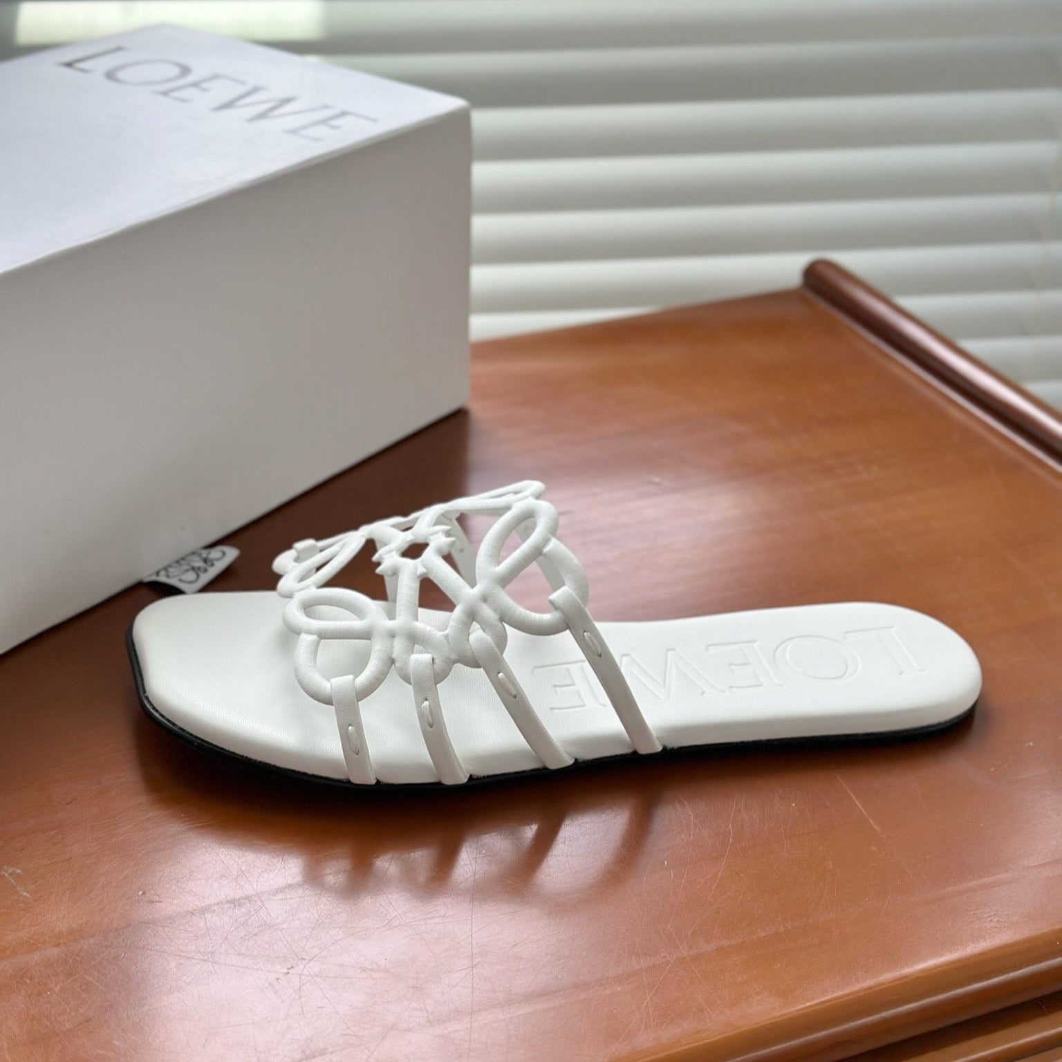 LOEWE - Petal Anagram slide in soft calfskin White