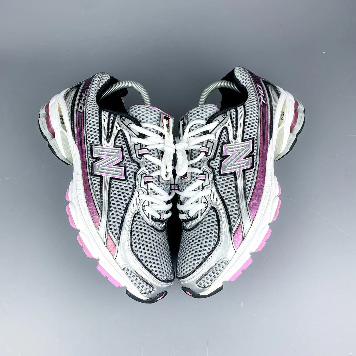 New Balance 740 PINK