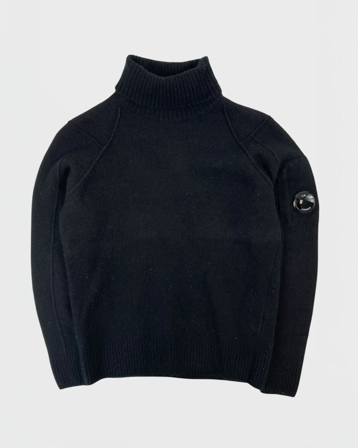 C.P. Company pull
