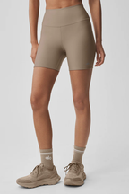 Short de yoga ALO beige